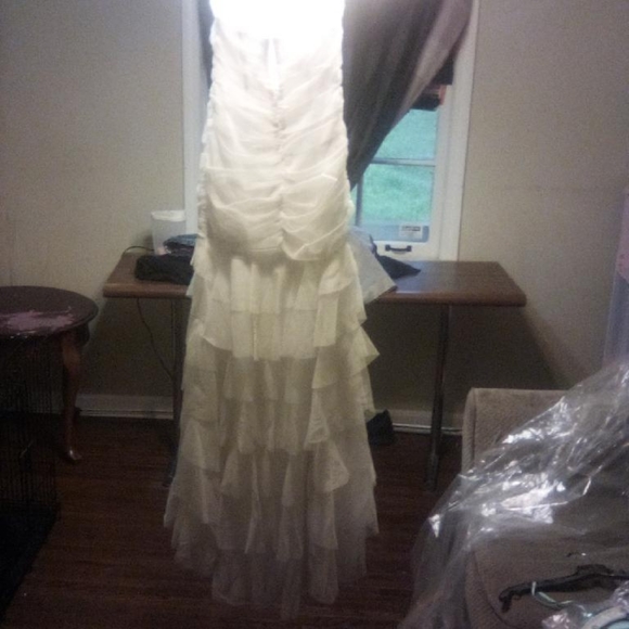 Wedding dress - Picture 2 of 7